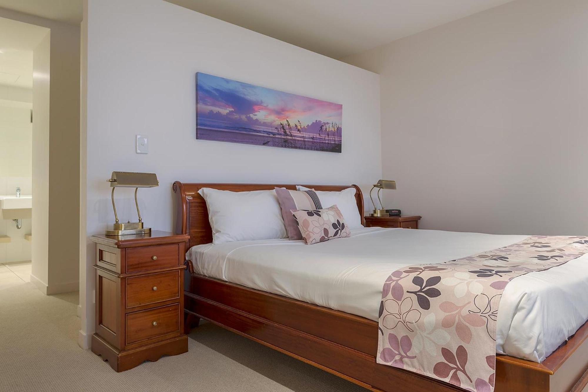 Coral Cove Apartments - Absolute Beachfront Resort Bowen Exteriör bild