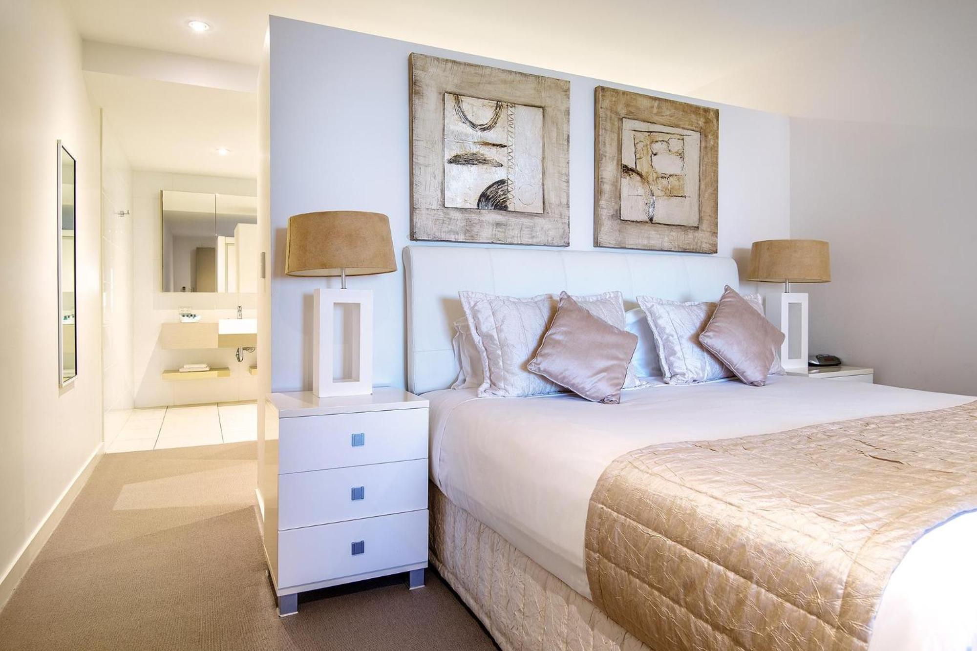 Coral Cove Apartments - Absolute Beachfront Resort Bowen Exteriör bild