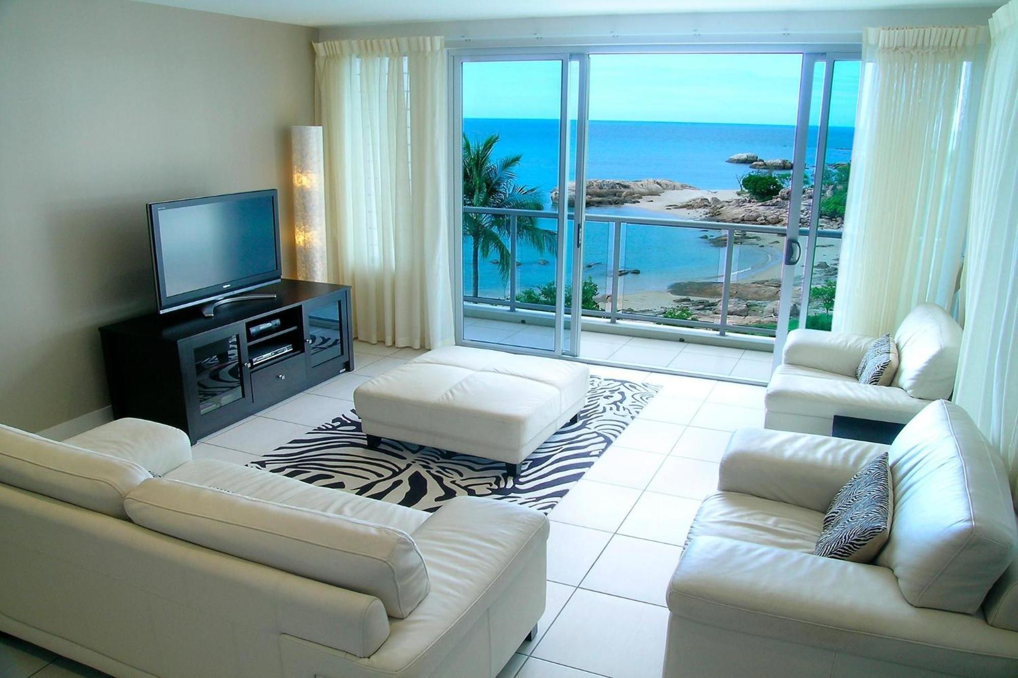 Coral Cove Apartments - Absolute Beachfront Resort Bowen Exteriör bild