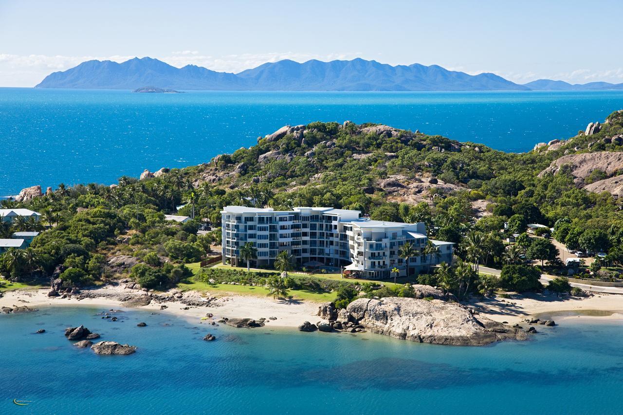 Coral Cove Apartments - Absolute Beachfront Resort Bowen Exteriör bild